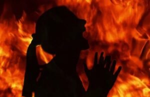 भाई के पहुंचने से पहले जिंदा जली बहन, पूर्वी चम्पारण के इस गांव में दिल दहला देने वाली घटना, पति धराया