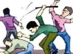 केसरिया में रास्ते में घेर कर मारपीट, सोने की चेन छीनी, केस दर्ज