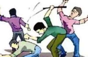 केसरिया में रास्ते में घेर कर मारपीट, सोने की चेन छीनी, केस दर्ज