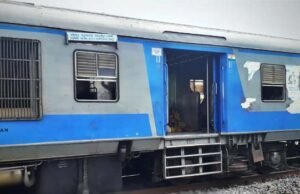 एक ट्रेन से बचे, दूसरी से कटे, रील बनाने के चक्कर में दो युवकों की चली गई जान