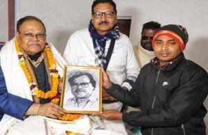 भागलपुर में अमृतपुरूष अमरेंद्र सम्मान से नवाजे गए चंपारण के लाल रेत कलाकार मधुरेंद्र कुमार