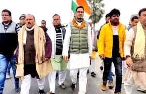 पूर्वी चंपारण के बाद अब जन सुराज पदयात्री गोपालगंज पहुंचे, केसरिया में बोले पीके- बिहारियों का दूसरे राज्य में होता है अपमान