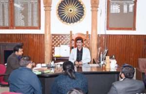 धान अधिप्राप्ति को लेकर डीएम शीर्षत कपिल अशोक ने की जिला टास्क फोर्स की बैठक, ज्यादा से ज्यादा किसानों का निबंधन करने का निर्देश