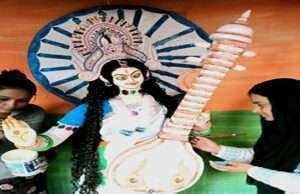 कलाश्रम की मुस्लिम छात्राओं ने बनाया मां सरस्वती की प्रतिमा