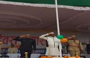 बेतिया में हर्षोंल्लास के साथ मना गणतंत्र दिवस का जश्न, प्रभारी मंत्री ने मुख्य समारोह स्थल पर किया झंडोत्तोलन