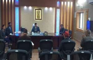 विकासात्मक एवं कल्याणकारी योजनाओं के क्रियान्वयन में लाएं तेजी, बोले प्रभारी मंत्री- अवैध प्राइवेट क्लिनिकों व नर्सिंग होम पर करें छापेमारी