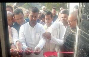 प्रमुख ने कदमा में किया आयुष पत्तल-प्लेट उद्योग का उद्घाटन