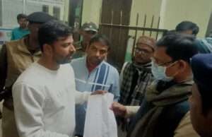 पूर्व लोस प्रत्याशी अनिकेत रंजन ने सदर अस्पताल में वेंटीलेटर के लिए बिहार सरकार के मंत्री को सौंपा ज्ञापन