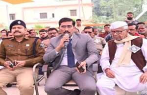 श्रद्धा के साथ मनाया गया महात्मा गांधी का शहादत दिवस, डीएम व एसपी ने अर्पित किए श्रद्धासुमन