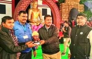 बिहार के सैंड आर्टिस्ट मधुरेंद्र को मिला अंतर्राष्ट्रीय बौद्ध महोत्सव सम्मान, डीएम ने दी बधाई