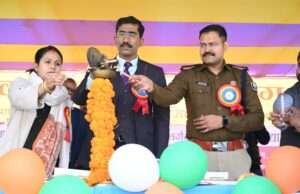 डीएम व एसपी ने गांधी मैदान में किया जिलास्तरीय खेल प्रतियोगिता का शुभारंभ