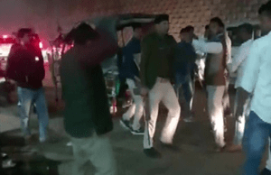 बक्सर में जदयू संसदीय बोर्ड के अध्यक्ष उपेंद्र कुशवाहा के काफिले पर पथराव, दिखाये काले झंडे