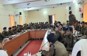 मोतिहारी पुलिस की क्राइम मीटिंग में चोरी व गृहभेदन रोकने को पैदल वाहन गश्ती पर जोर, एसपी ने दिये ये निर्देश