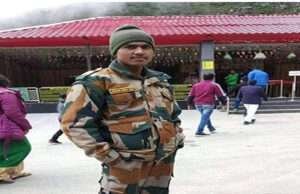 इंडियन आर्मी के जवान की संदिग्ध हालात में मौत से गांव में कोहराम, इकलौते पुत्र को खोने के गम में मां-बाप बेहाल