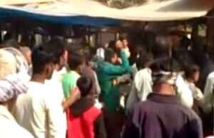 मोतिहारी में मसाला व्यवसायी को गोली मारने पहुंचे बदमाश, दुकानदारों ने पकड़कर जमकर पीटा, ऐसे पकड़े गये