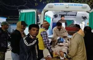 शराब तस्कर ने पुलिस रैली में शामिल चौकीदार की बाइक में मारी टक्कर, पुलिसकर्मियों समेत खुद हुआ जख्मी