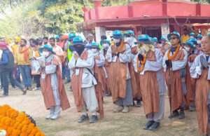 भारत- कोरियन मैत्री की 50वीं वर्षगांठ पर पदयात्रा पर निकला 108 भिक्षुओं का दल केसरिया बौद्ध स्तूप पहुंचा