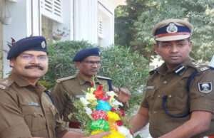 चंपारण रेंज के नव नियुक्त डीआईजी मोतिहारी पहुंचे, पुलिस अधिकारियों संग की बैठक