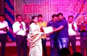 अतर्राष्ट्रीय महिला दिवस के अवसर पर प्रयास जुवेनाइल एड सेंटर रक्सौल की परामर्शदात्री आरती कुमारी सम्मानित