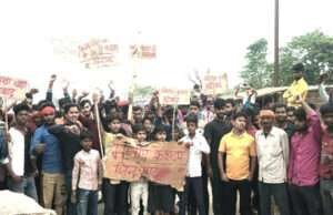 पत्रकार मनीष कश्यप की गिरफ्तारी से भड़के लोगों ने सड़क पर उतर किया बवाल, आगजनी, जताया विरोध
