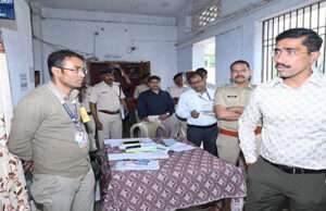 पूर्वी चंपारण में सारण स्नातक व शिक्षक निर्वाचन के लिए शांतिपूर्वक मतदान संपन्न, डीएम ने लिया बूथों का जायजा