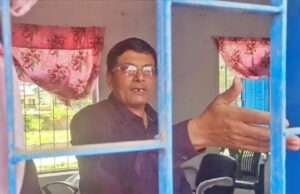 मोतिहारी में शिक्षकों ने बीईओ को बनाया बंधक, लगाया यह संगीन आरोप