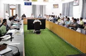 डीएम ने अधिकारियों संग की बैठक, अवैध रूप से संचालित अल्ट्रासाउंड पर प्रतिबंध लगाने का निर्देश