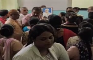 बायोमैट्रिक सहित दस सूत्री मांग को लेकर सदर अस्पताल के डॉक्टरों ने की हड़ताल