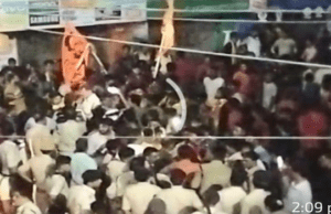 प्रतिमा विसर्जन जुलूस पर फेंका गया एसिड जैसा पदार्थ, पुलिस ने कही यह बात
