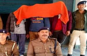 मोतिहारी मिशन चौक से विदेशी शराब की बड़ी खेप जब्त, तीन तस्कर दबोचे गये