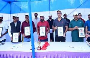 मतदाता जागरूकता अभियान के तहत जिला प्रशासन व मीडिया एकादश के बीच क्रिकेट मैच