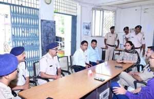 शांतिपूर्ण एवं सद्भाव के साथ मनायें रामनवमी, डीएम ने दिए निर्देश