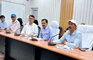 संभावित बाढ़, सुखाड़ से बचाव के लिए ससमय कर लें सभी तैयारियां, डीएम ने दिए निर्देश