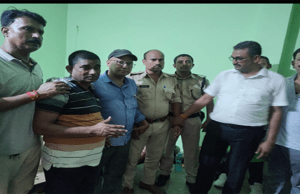 ब्रेकिंगः घूस लेते निगरानी के हत्थे चढ़े रक्सौल थाना के दरोगा व चौकीदार