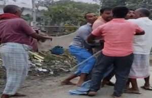 ब्रेकिंगः ग्रामीणों ने चौकीदार के कब्जे से आरोपी को छुड़ाकर भगाया