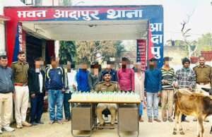 मोतिहारीः पुलिस ने 30 लीटर नेपाली कस्तूरी शराब के साथ दो तस्करों को दबोचा, 8 पियक्कड़ भी धराये