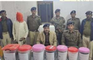 मोतिहारी पुलिस ने 10 करोड़ के मादक पदार्थ के साथ तस्कर को दबोचा, घर में छुपाकर रखे थे ब्राउन सुगर व चरस