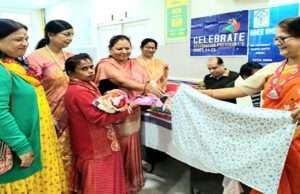 इनर व्हील क्लब ऑफ मोतिहारी लेक टाउन ने जरूरतमंद बच्चों और महिलाओं के बीच किया ऊनी वस्त्र का वितरण