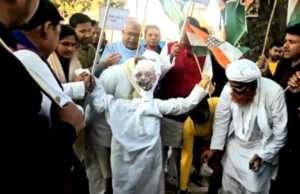 कांग्रेस ने मोतिहारी में गृहमंत्री अमित शाह का पुतला दहन किया, भाजपा की नीतियों पर उठाए सवाल