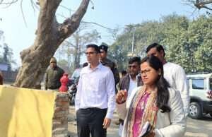 18 माह में 13 करोड़ से होगा सीताकुंड धाम का कायाकल्प, डीएम ने किया निरीक्षण