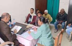 अनुमंडल पदाधिकारी पकड़ीदयाल ने किया मधुबन अंचल कार्यालय का निरीक्षण