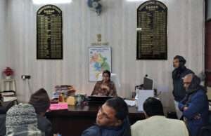 सदर एसडीओ ने दिए हाजीपुर-सुगौली रेल परियोजना कार्य में तेजी लाने के निर्देश, कही यह बात