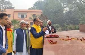 राष्ट्रपिता महात्मा गांधी की पुण्यतिथि पर कई कार्यक्रम आयोजित, सांसद ने प्रतिमा पर किया पुष्पा अर्पण