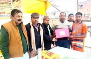 अमृत सिंह विक्की मेमोरियल ट्रॉफी फुटबॉल मैचः चिरैया ने कल्याणपुर को हराया, टोनवा व ढाका का मुकाबला बराबरी पर रहा