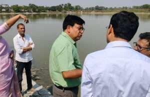 चलो गांव की ओर के तहत डीडीसी पहुंचे कल्याणपुर प्रखंड के इस गांव, किया पौधरोपण