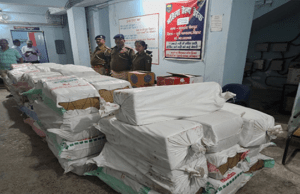 ब्रेकिंग न्यूजः इंडो-नेपाल बॉर्डर से एसएसबी ने जब्त की 1890 लीटर देसी शराब