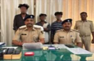 तुरकौलिया में अपराध की योजना को पुलिस ने किया नाकाम, हथियार समेत तीन बदमाश धराये