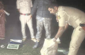नेपाल से लेकर आ रहे थे मादक पदार्थ पुलिस ने छापेमारी कर पकड़ा, 1.5 करोड़ कीमत