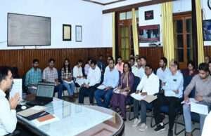 डीएम ने की दिव्यांगजन सशक्तिकरण से संबंधित योजनाएं तथा अन्य कल्याणकारी योजनाओं की प्रगति की समीक्षा