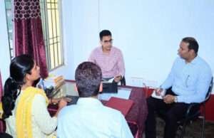 डीएम ने प्रखंड सह अंचल कार्यालय फेनहारा का किया औचक निरीक्षण, दिये ये निर्देश